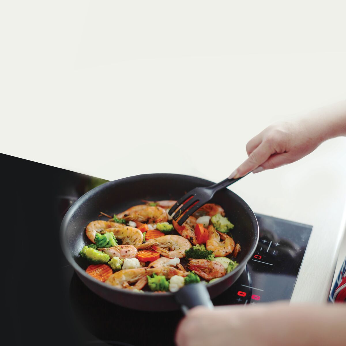 Illa 2Piece Round Long Term Easy Clean Comfortable Eco2 Frying Pan Set